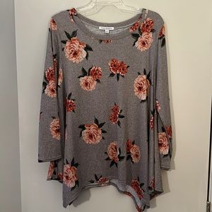 Green Envelope 1X women’s top